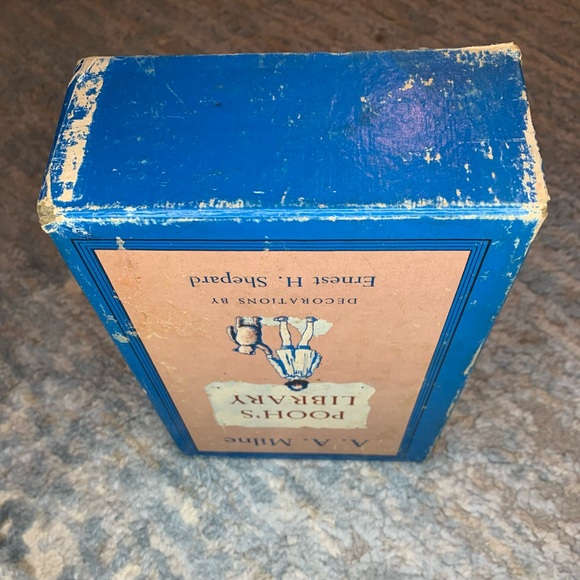 Pooh's Library by A.A. Milne, Illustrated by Ernest H. Shepard, Vintage 1961 - Picture 8 of 8